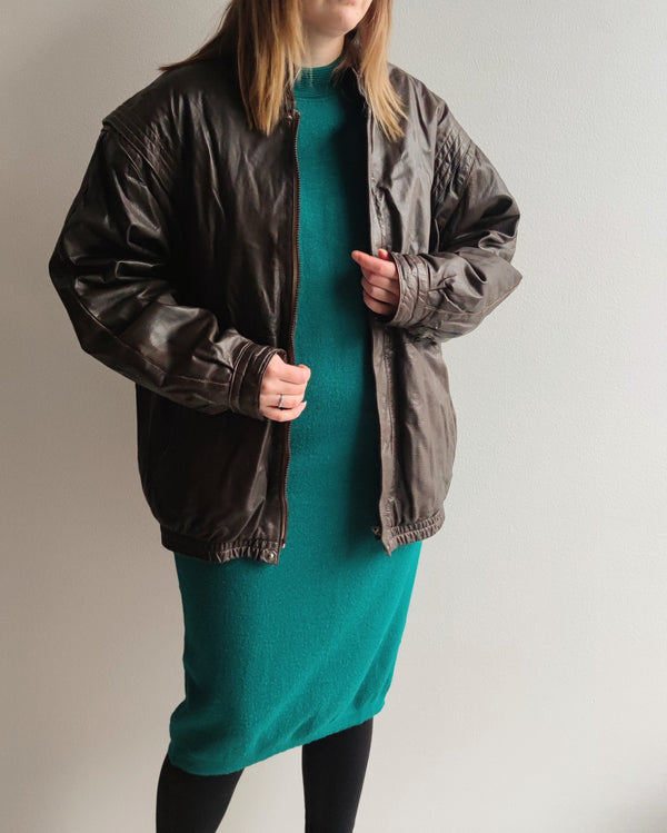 Ruskea nahkatakki, M-L