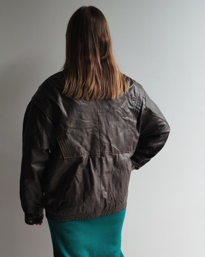 Ruskea nahkatakki, M-L