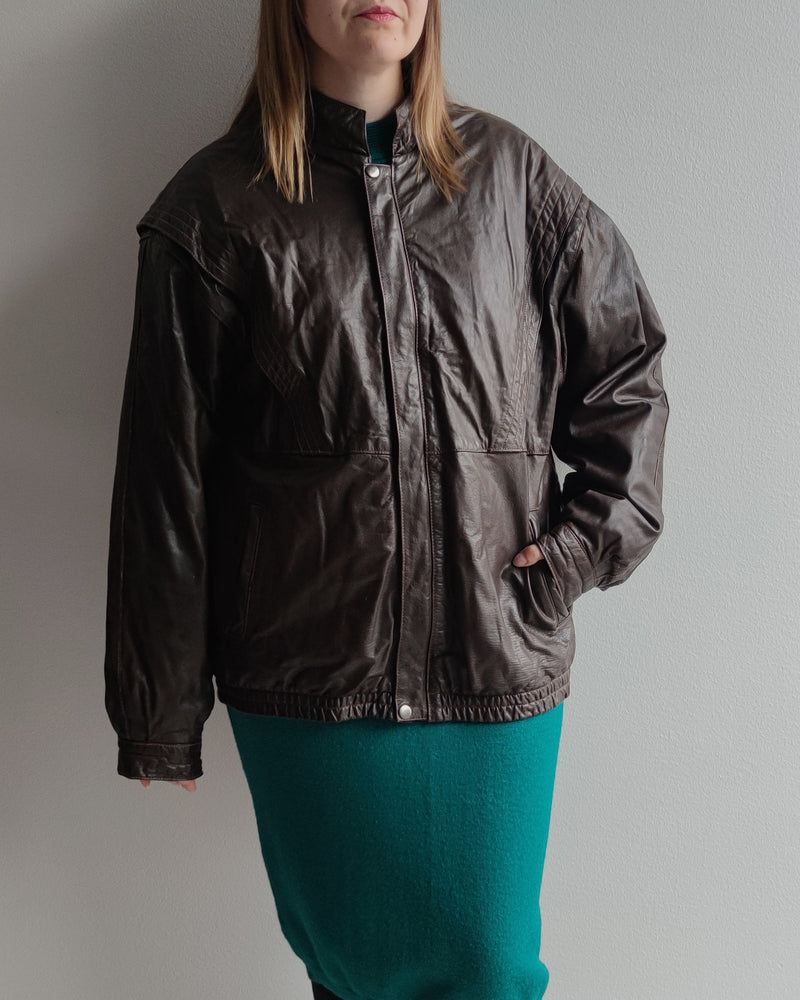 Ruskea nahkatakki, M-L