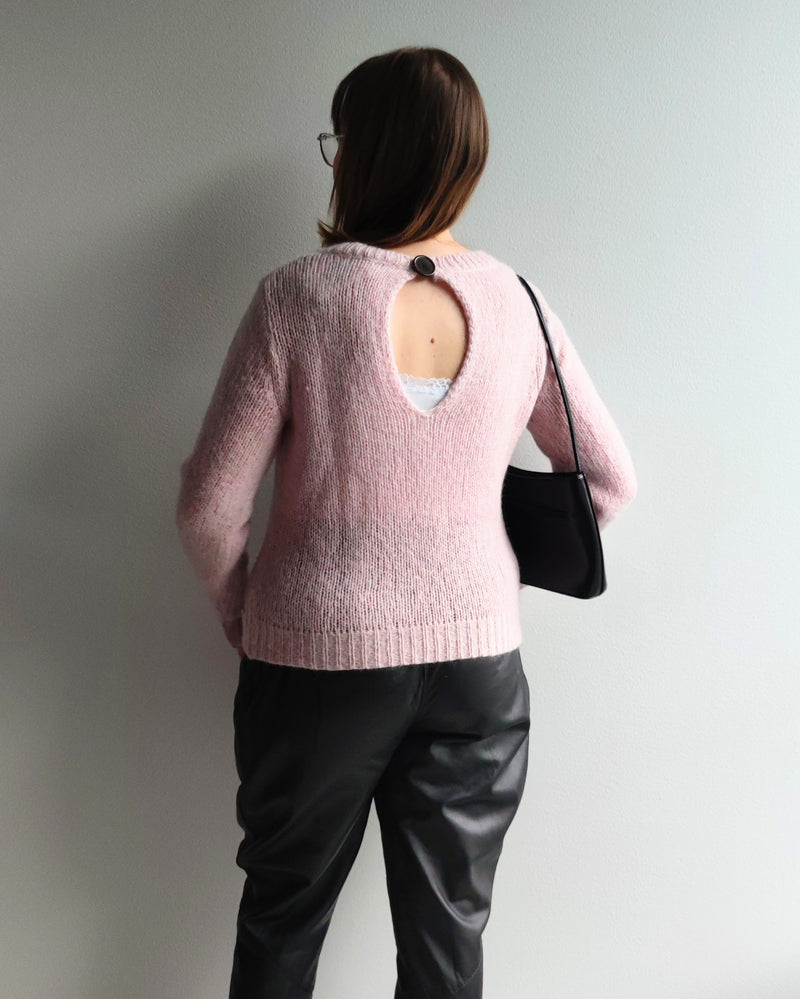 Vaaleanpunainen neule, S