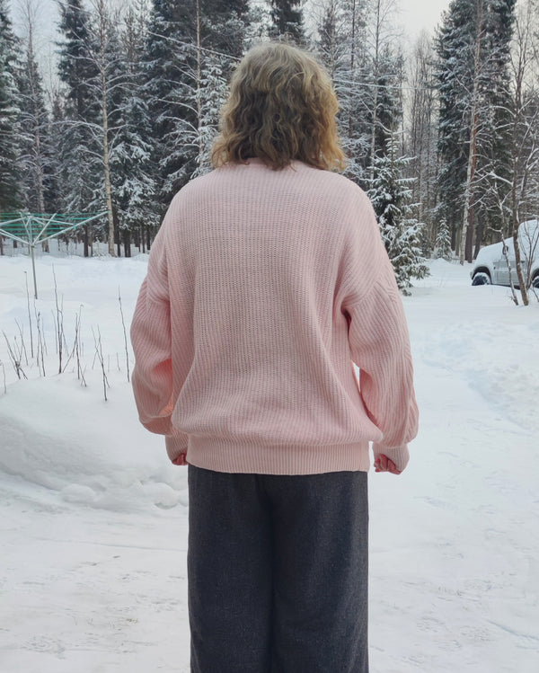 Vaaleanpunainen neulepusero, M-L