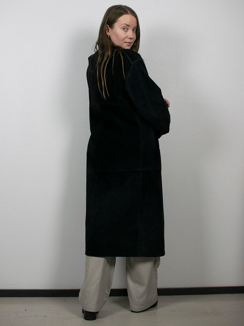 Musta kotimainen pitkä mokkanahkainen vintage-takki, S