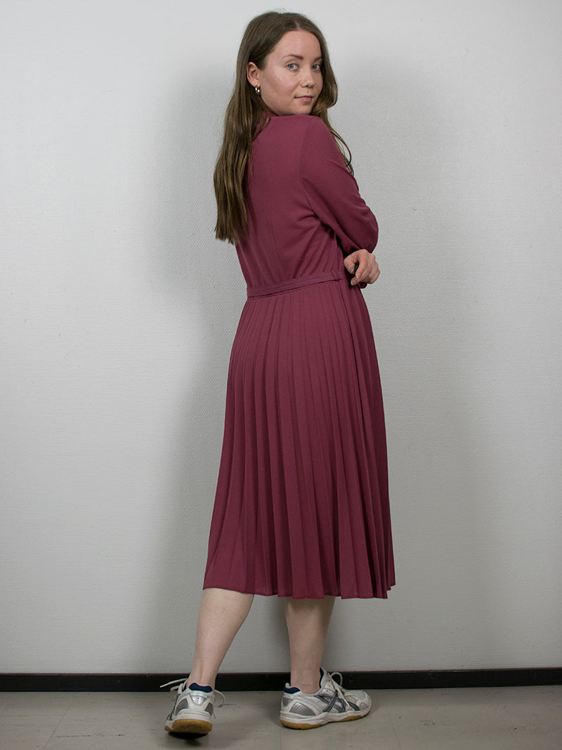 Haalea vadelmanpunainen kotimainen vintage-mekko, M-L