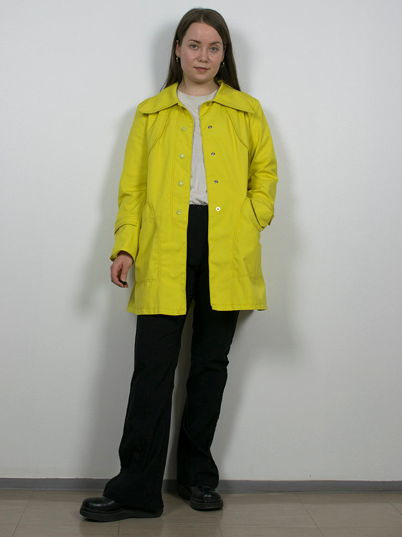 keltainen vintage-takki, 70-luku, vintage, takki, al-linjainen takki, kirkkaankeltainen, laadukas, kierrätetty, naisten kierrätetyt vaatteet netistä, vintagevaatteet netistä